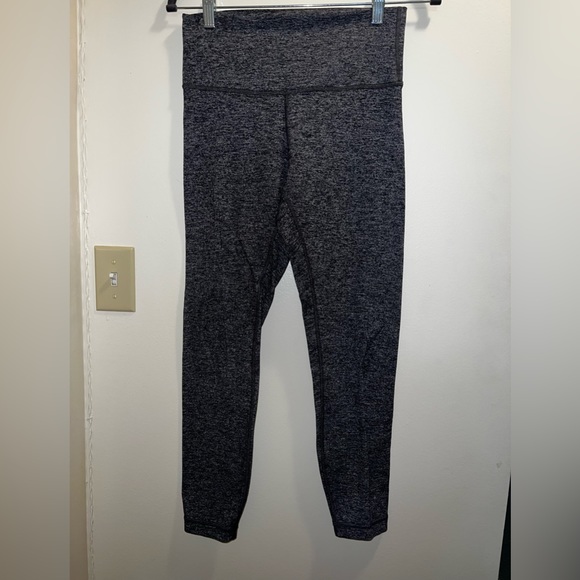 HighRise Lululemon Grey Crop - Picture 4 of 6